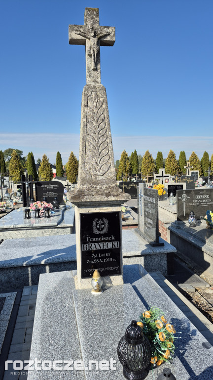 IV kwesta na Cmentarzu Parafialnym w Łabuniach