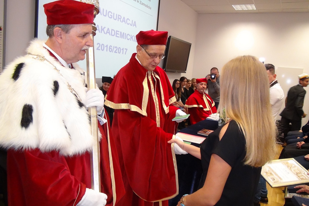 Gaudeaumus igitur!