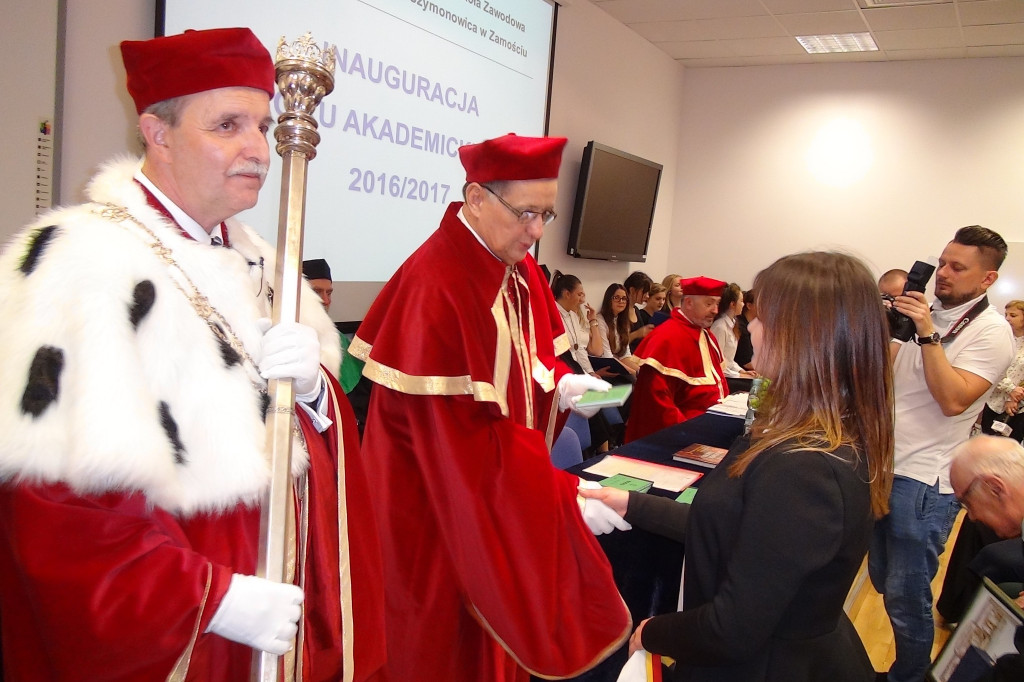 Gaudeaumus igitur!