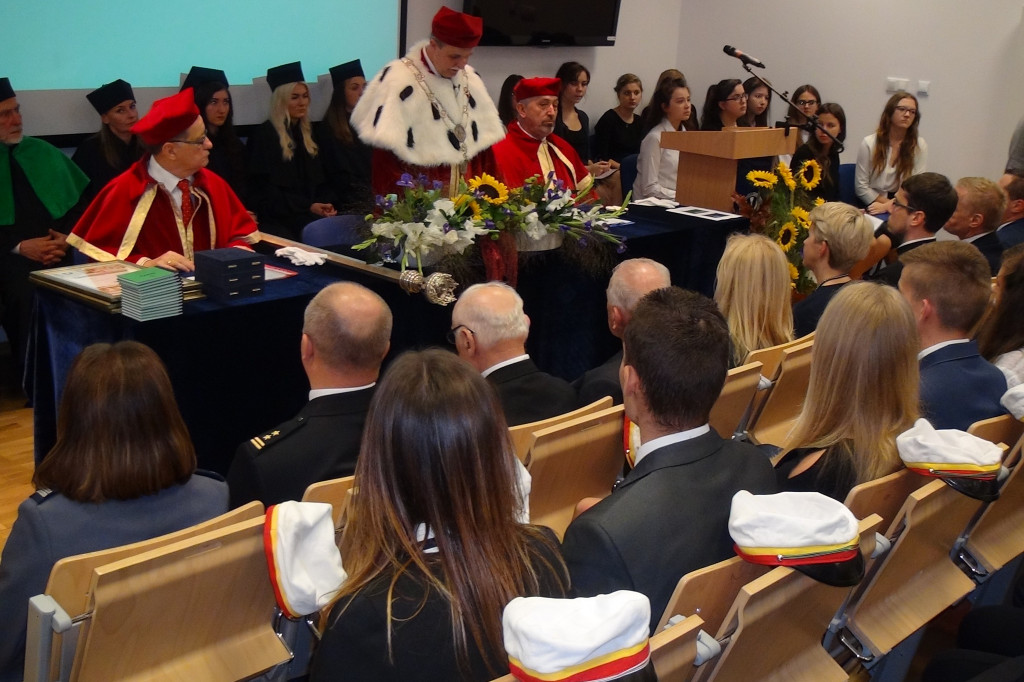 Gaudeaumus igitur!