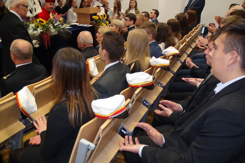 Gaudeaumus igitur!