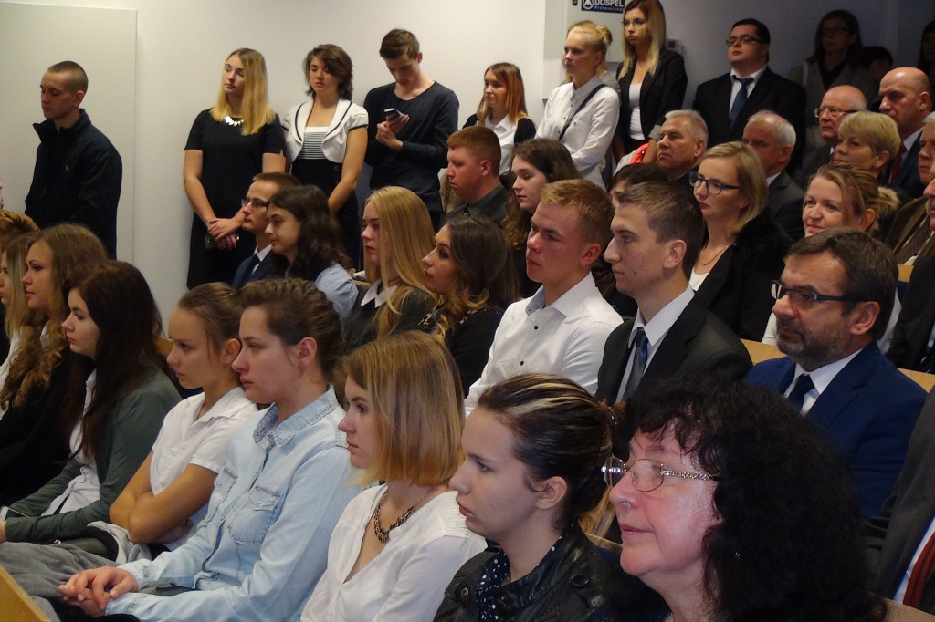 Gaudeaumus igitur!
