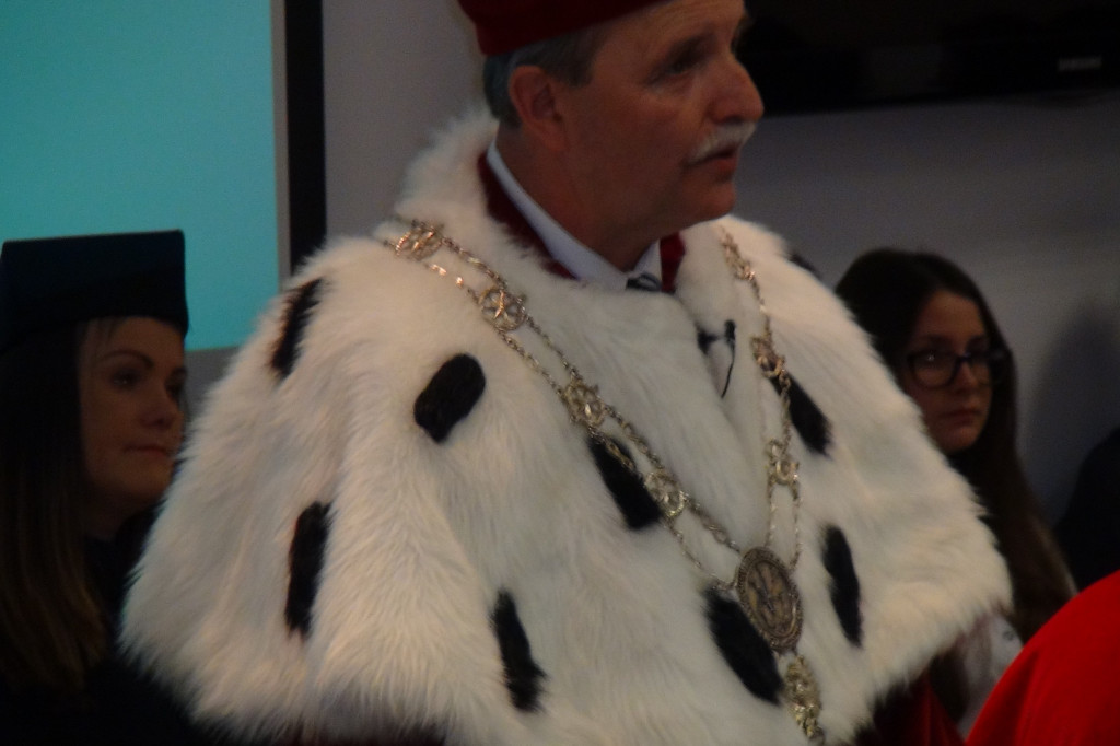 Gaudeaumus igitur!