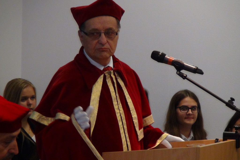 Gaudeaumus igitur!
