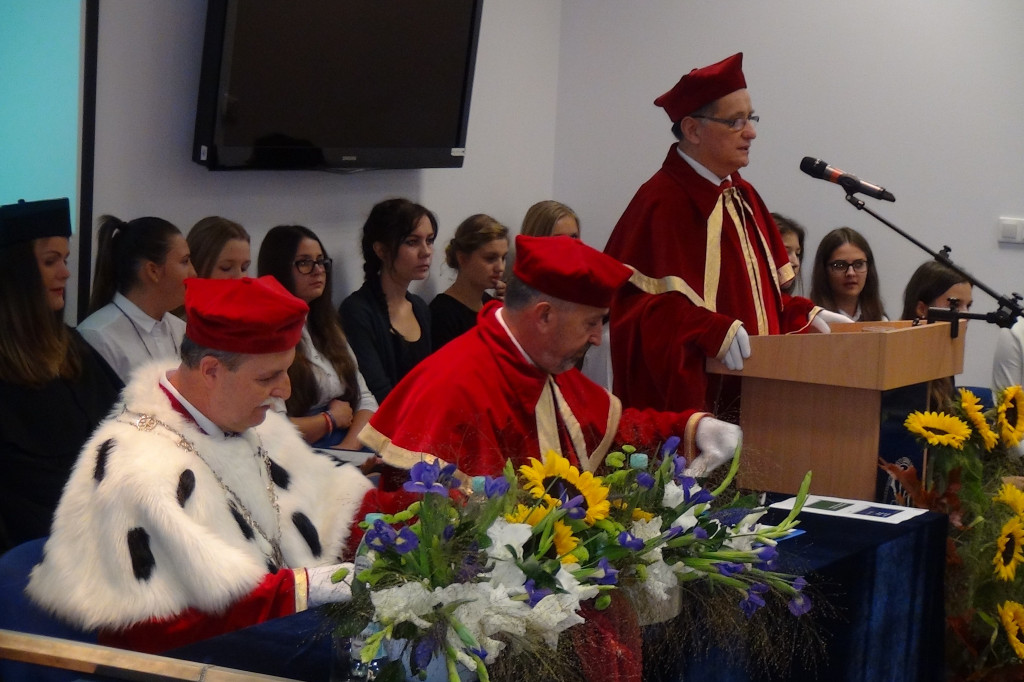 Gaudeaumus igitur!