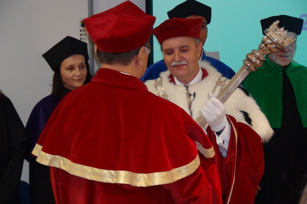 Gaudeaumus igitur!