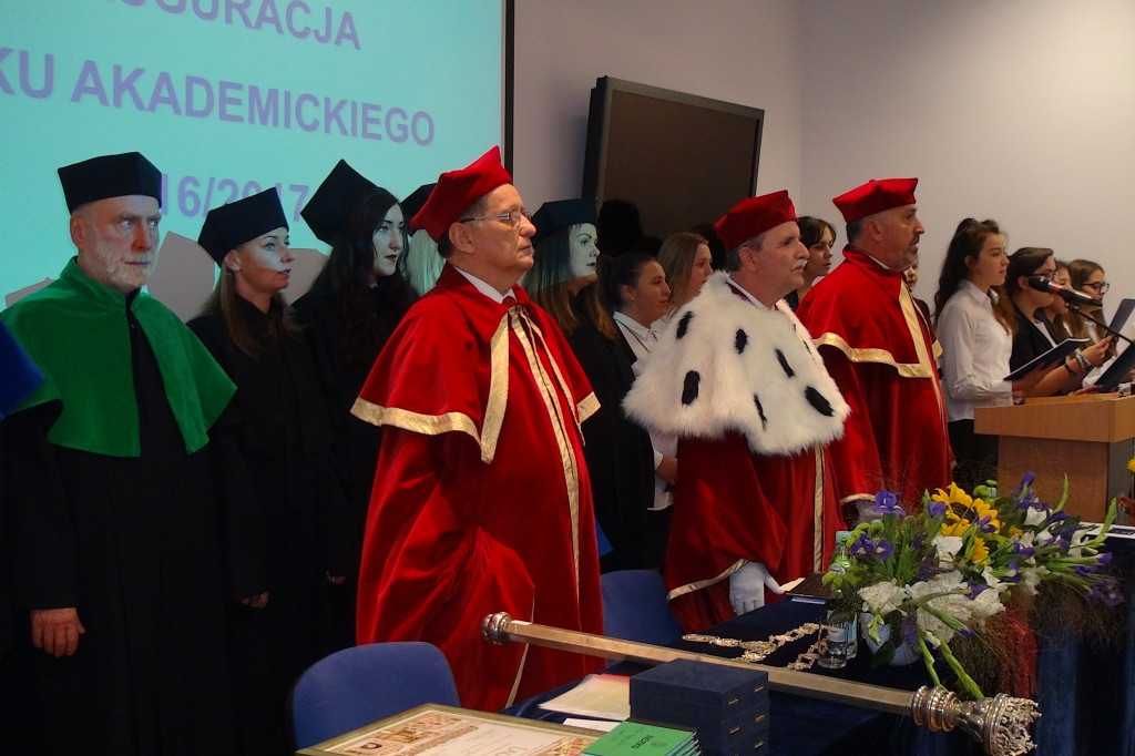 Gaudeaumus igitur!