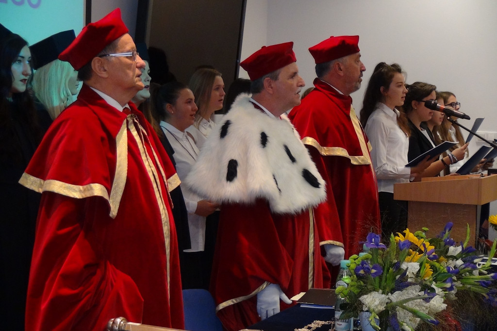 Gaudeaumus igitur!