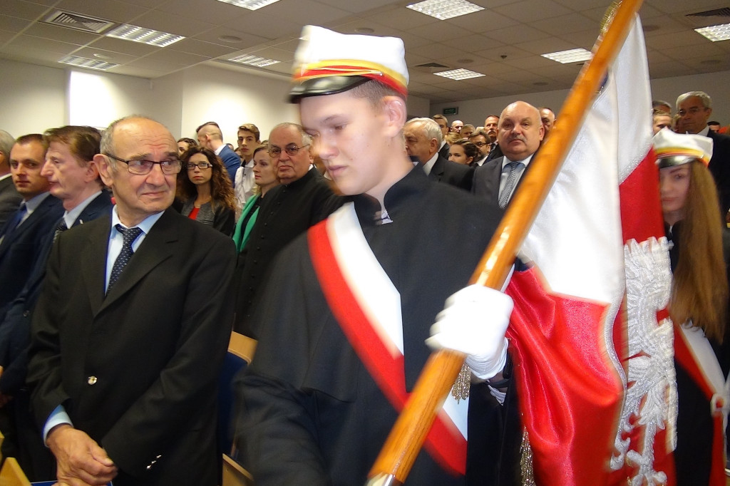 Gaudeaumus igitur!