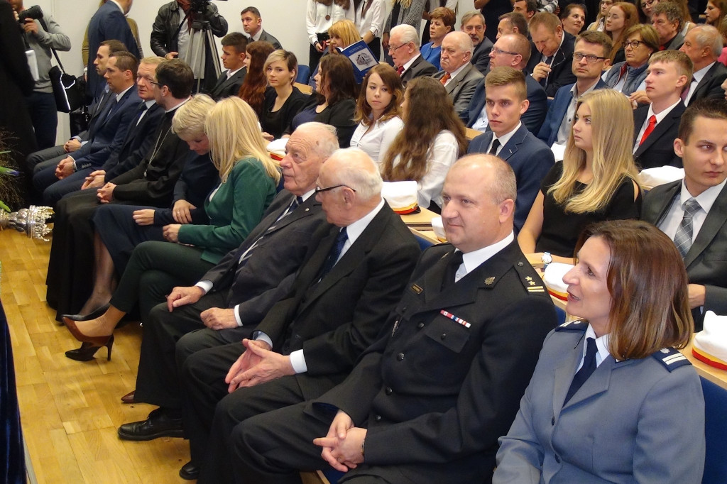 Gaudeaumus igitur!