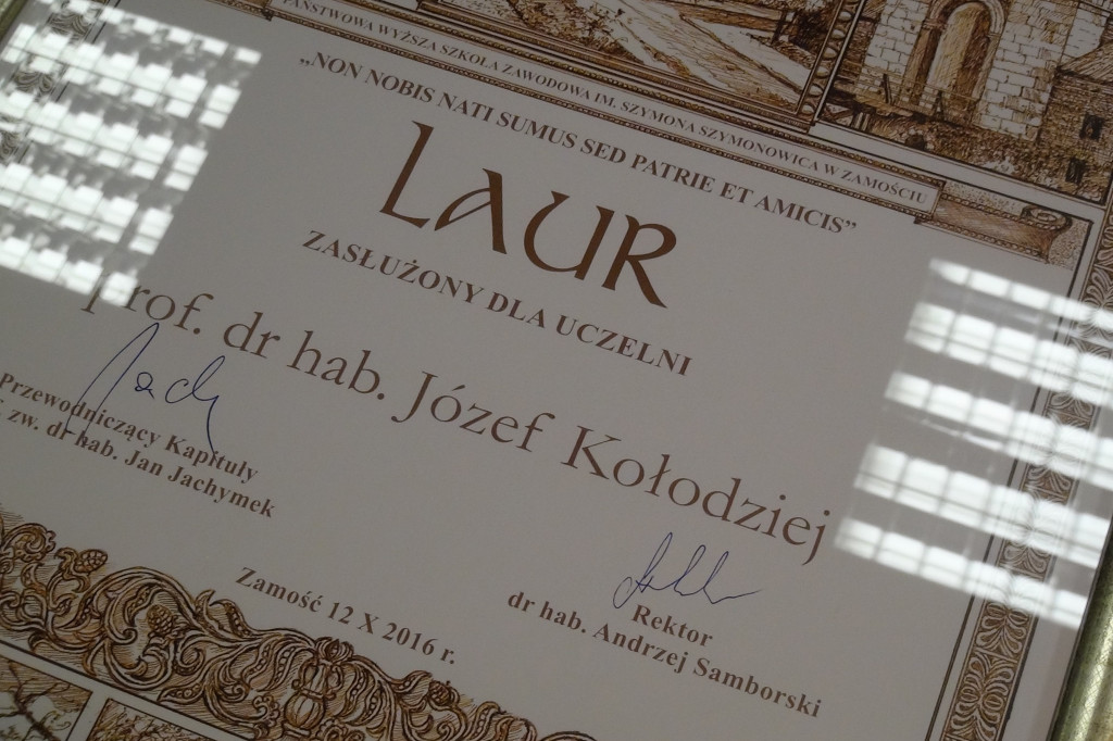 Gaudeaumus igitur!