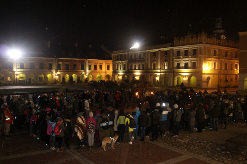Nocny spacer po niepodległość