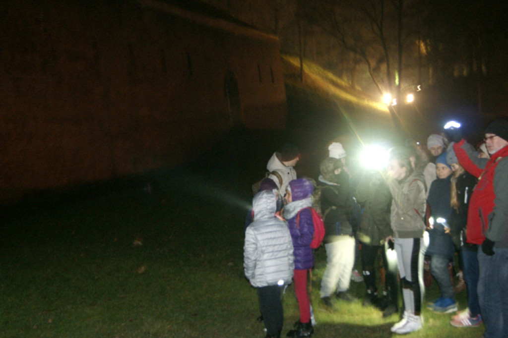 Nocny spacer po niepodległość