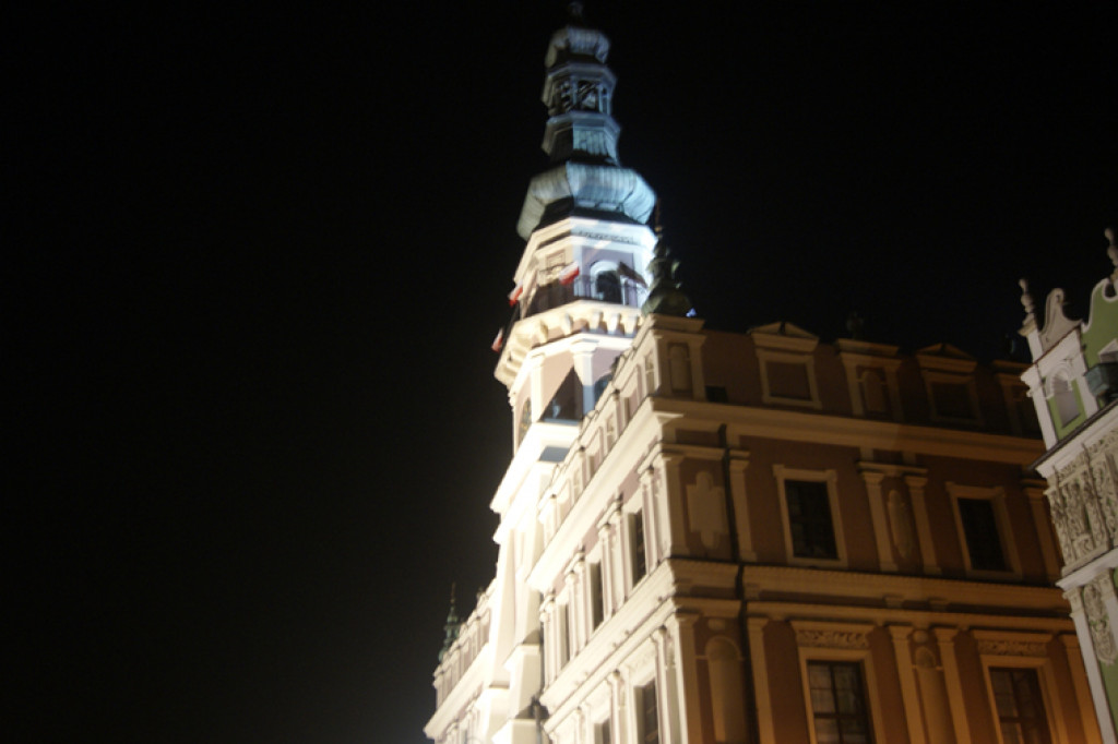 Nocny spacer po niepodległość