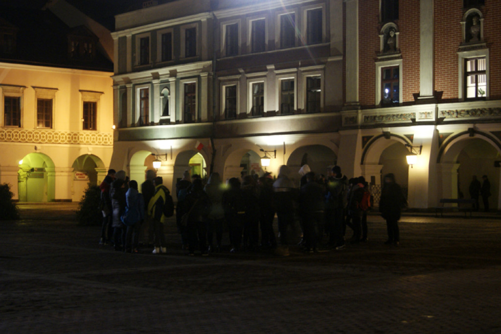 Nocny spacer po niepodległość
