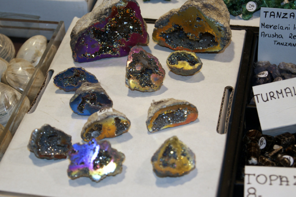 Minerały, biżuteria i perły na giełdzie