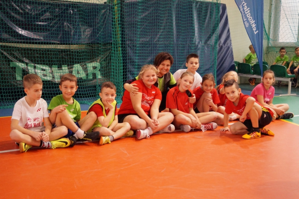 Najmłodsi uczniowie klas sportowych na zawodach