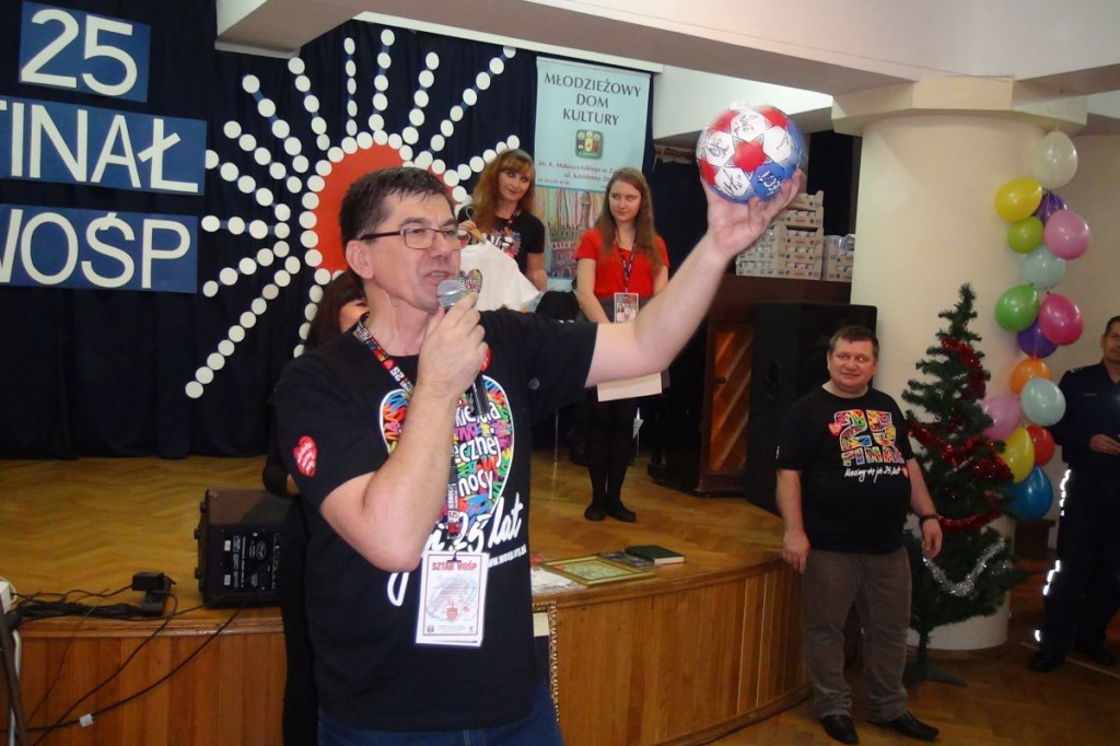 WOŚP prawie 150 000 zł - liczenie trwa