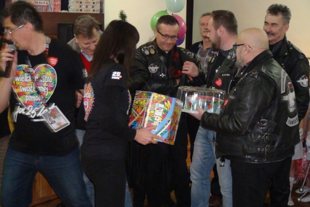 WOŚP prawie 150 000 zł - liczenie trwa