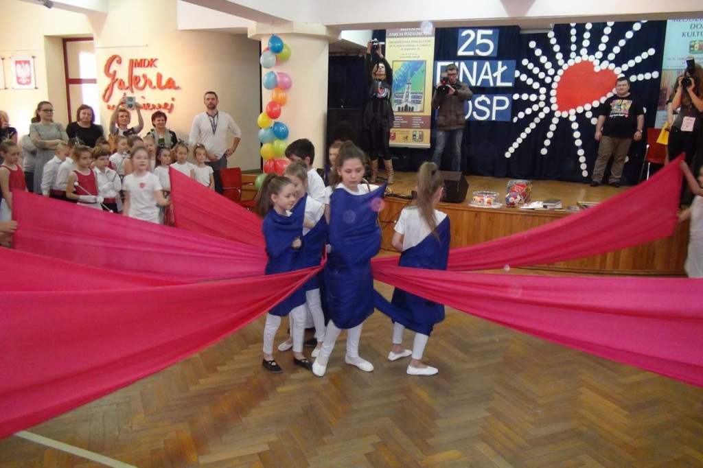 WOŚP prawie 150 000 zł - liczenie trwa