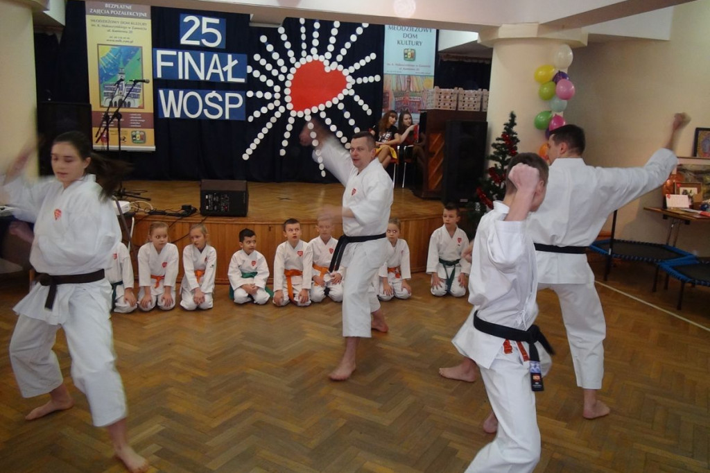 WOŚP prawie 150 000 zł - liczenie trwa