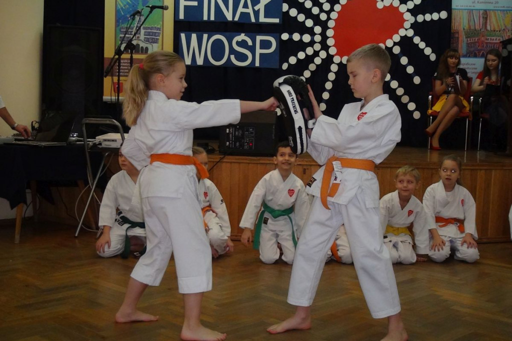 WOŚP prawie 150 000 zł - liczenie trwa