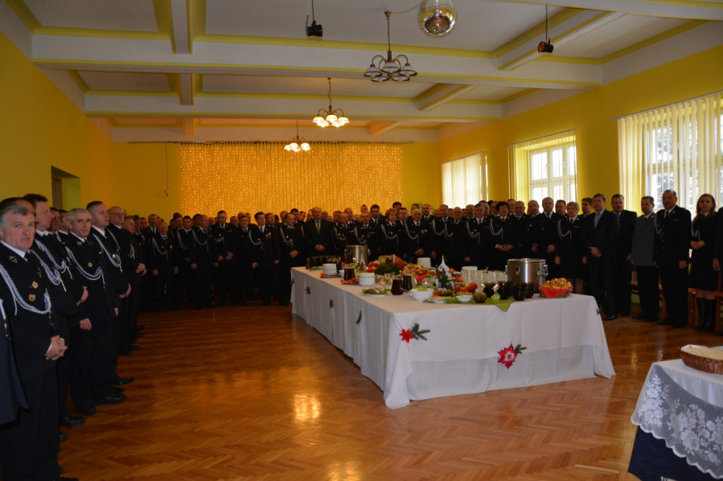 Strażacy przełamali się opłatkiem