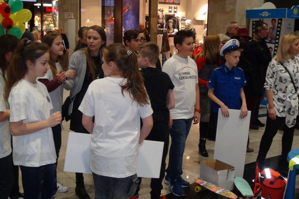 Światowy Dzień Zdrowia Jamy Ustnej z Centrum Multimed