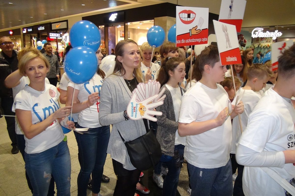 Światowy Dzień Zdrowia Jamy Ustnej z Centrum Multimed