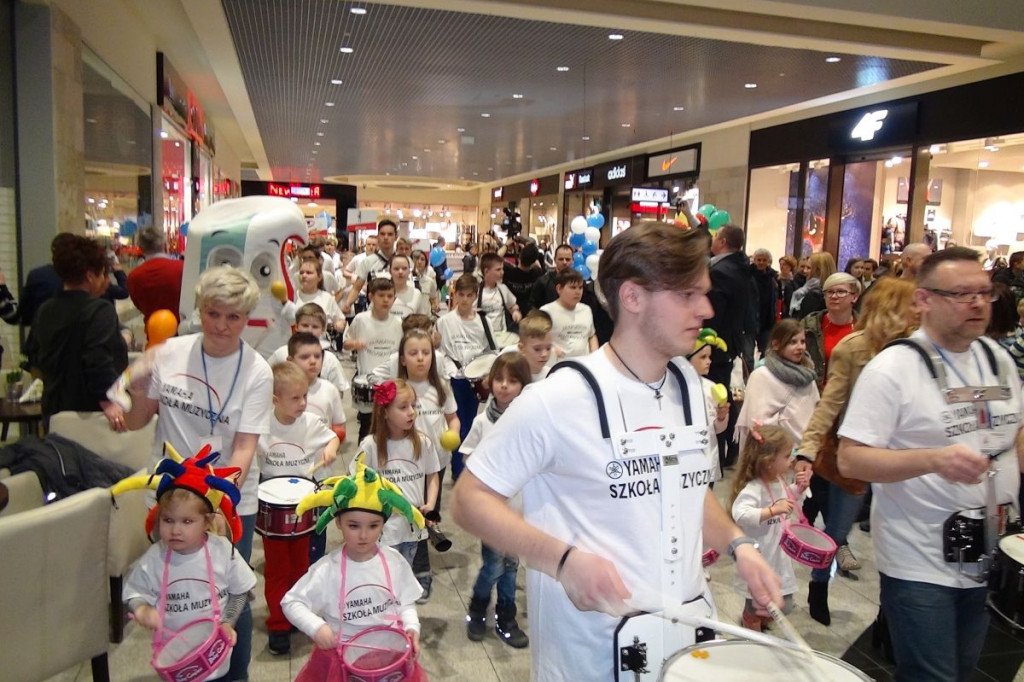 Światowy Dzień Zdrowia Jamy Ustnej z Centrum Multimed