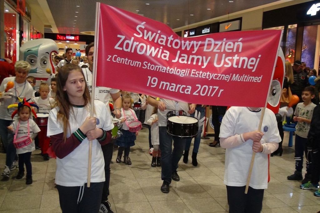 Światowy Dzień Zdrowia Jamy Ustnej z Centrum Multimed