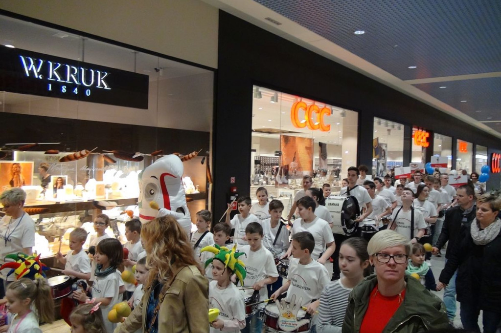 Światowy Dzień Zdrowia Jamy Ustnej z Centrum Multimed