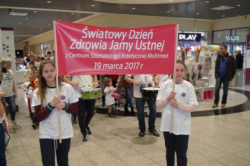 Światowy Dzień Zdrowia Jamy Ustnej z Centrum Multimed