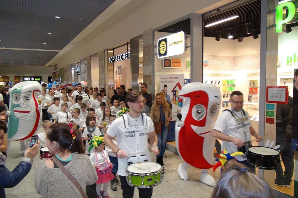 Światowy Dzień Zdrowia Jamy Ustnej z Centrum Multimed