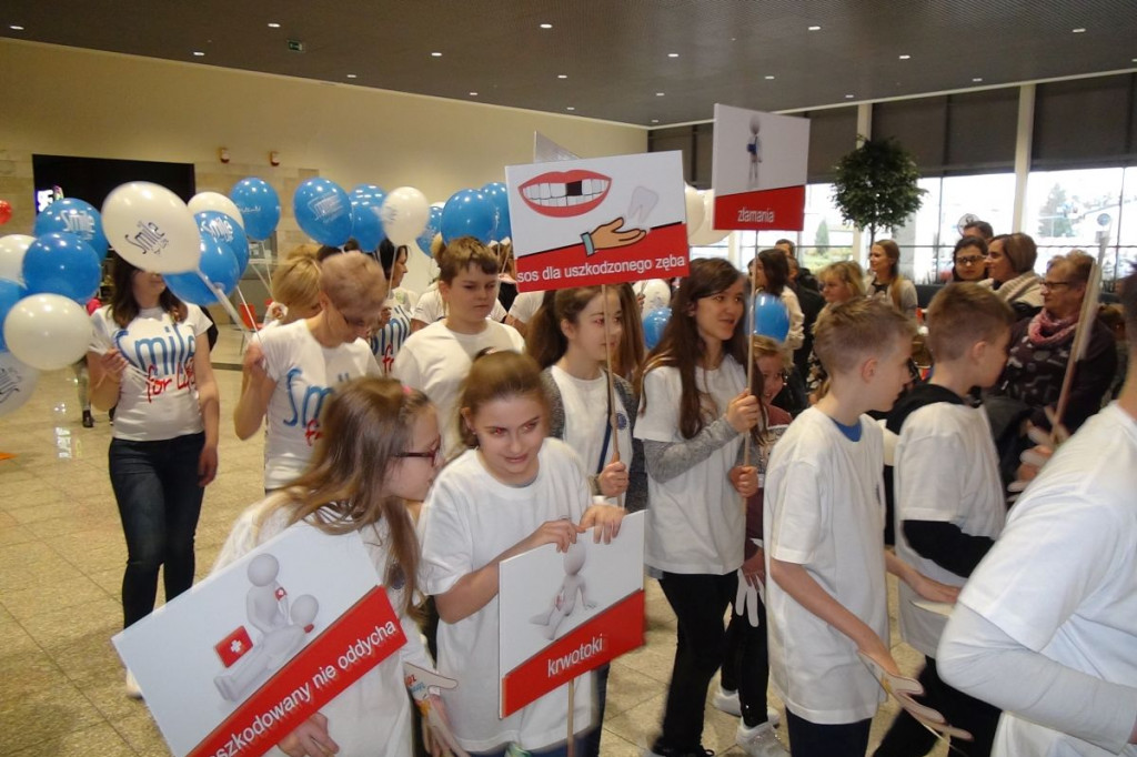 Światowy Dzień Zdrowia Jamy Ustnej z Centrum Multimed