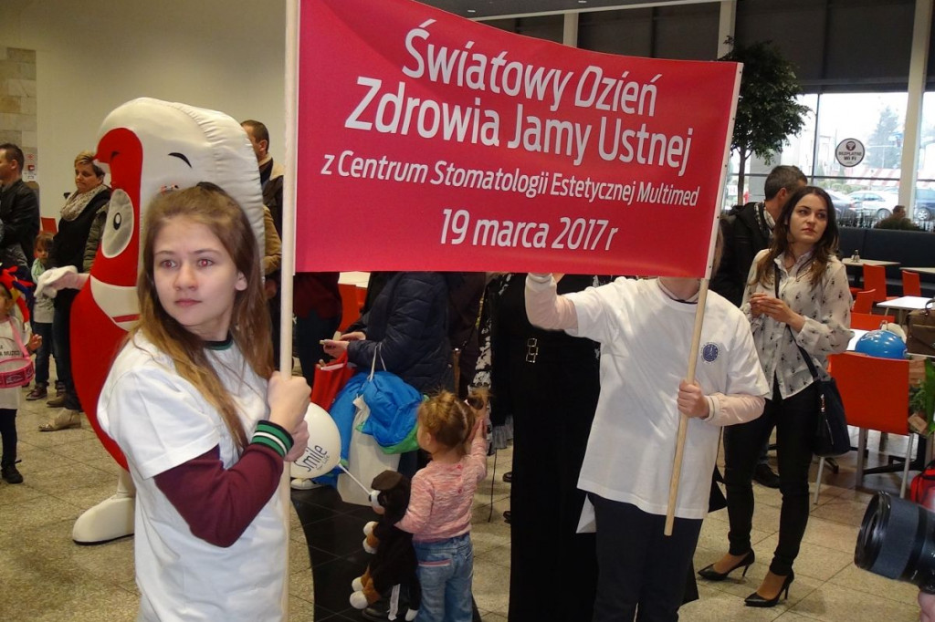Światowy Dzień Zdrowia Jamy Ustnej z Centrum Multimed