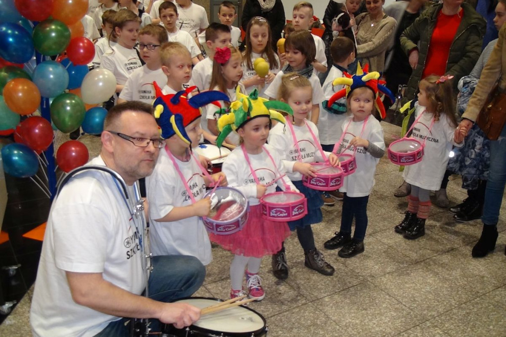 Światowy Dzień Zdrowia Jamy Ustnej z Centrum Multimed