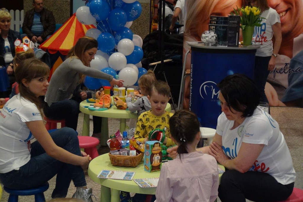 Światowy Dzień Zdrowia Jamy Ustnej z Centrum Multimed