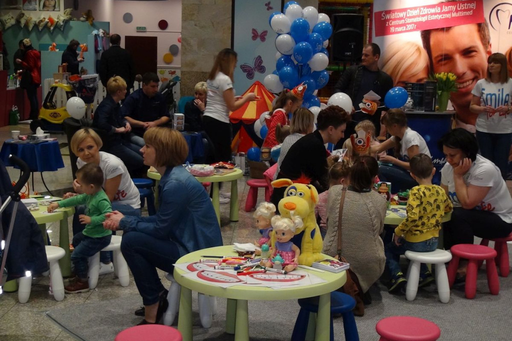 Światowy Dzień Zdrowia Jamy Ustnej z Centrum Multimed