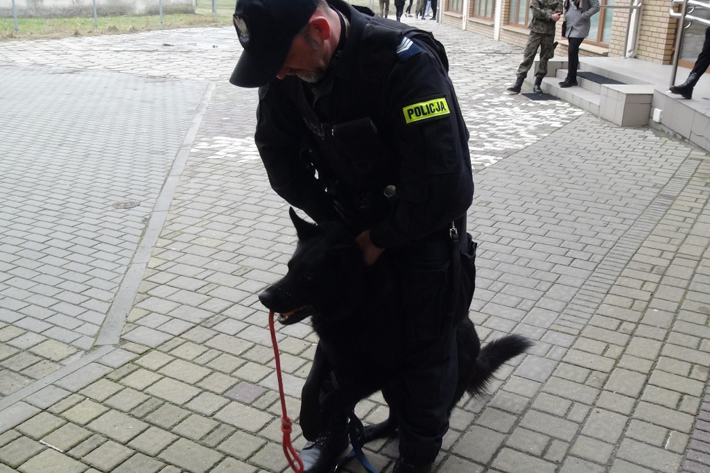 Przez 