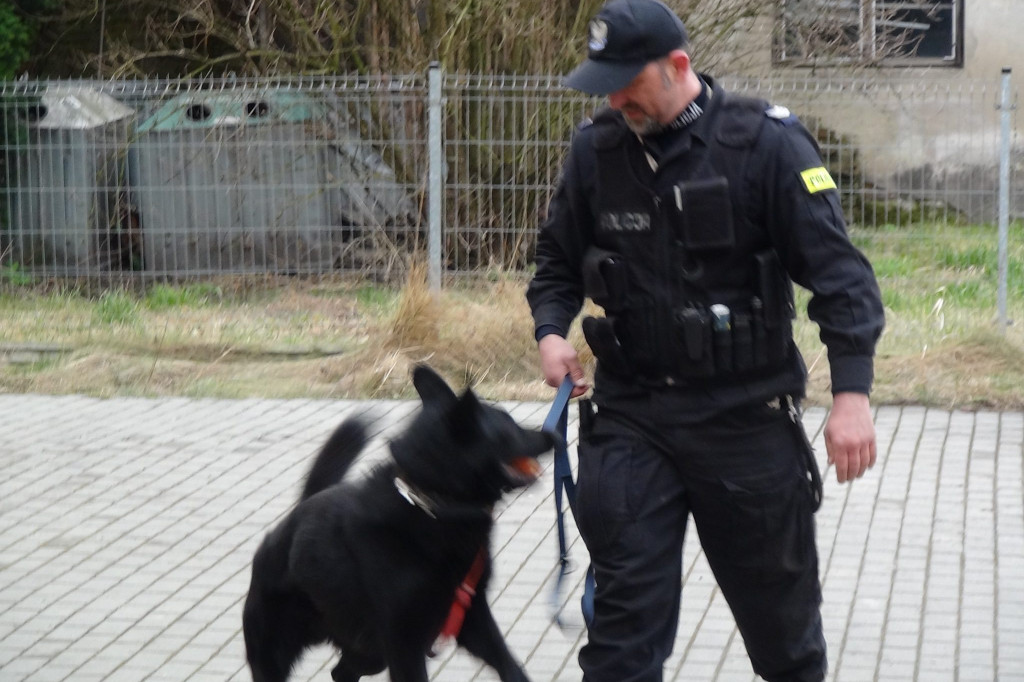 Przez 