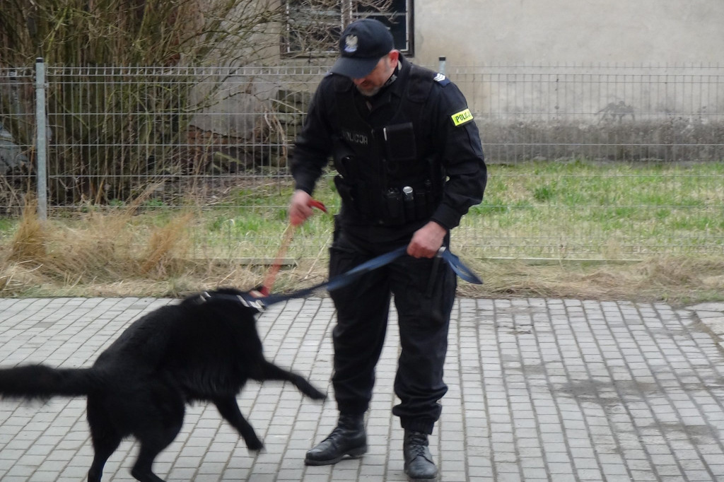 Przez 