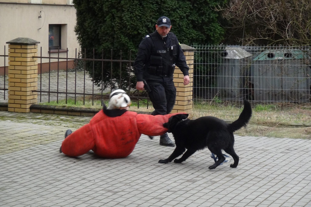 Przez 