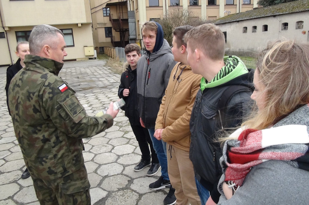 Przez 