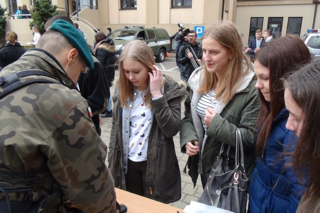 Przez 