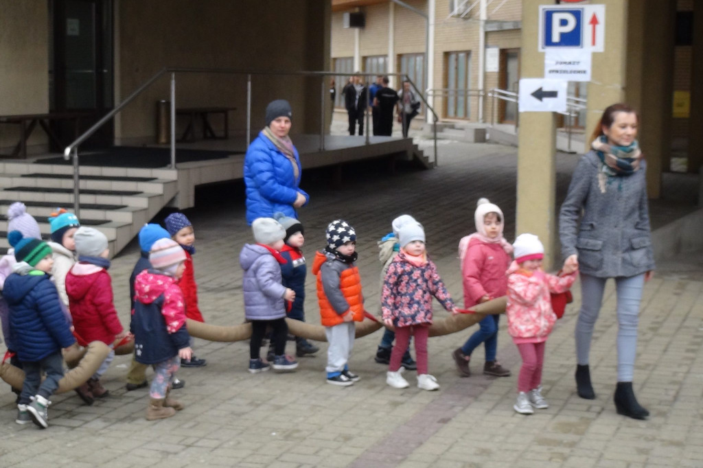 Przez 