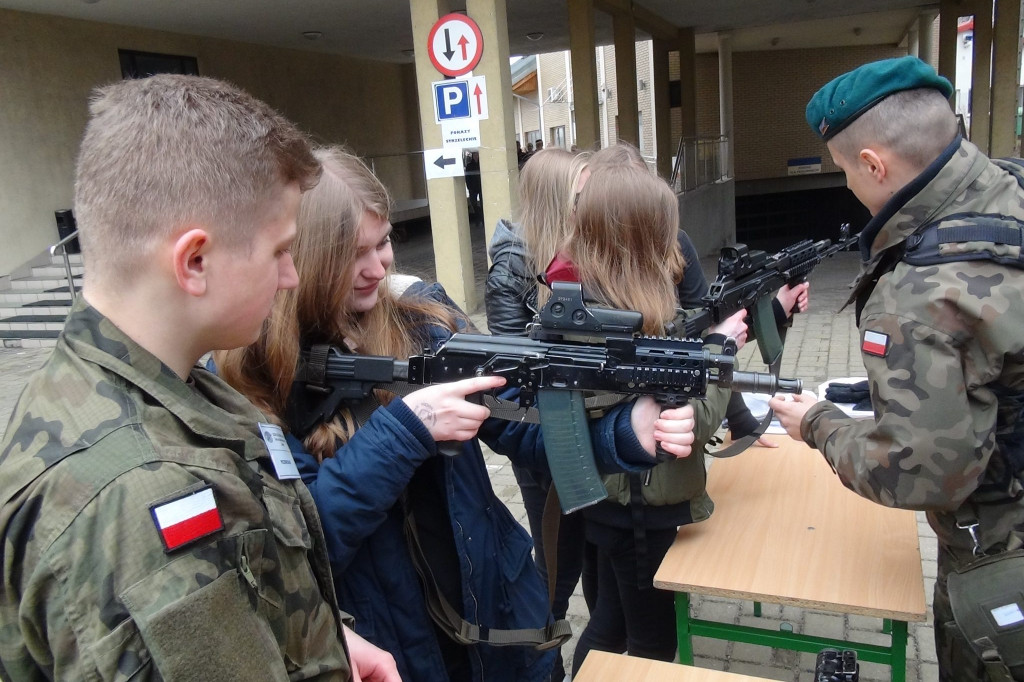 Przez 