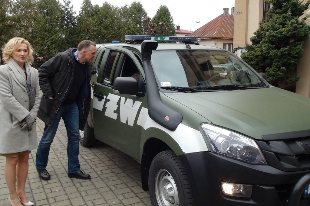 Przez 