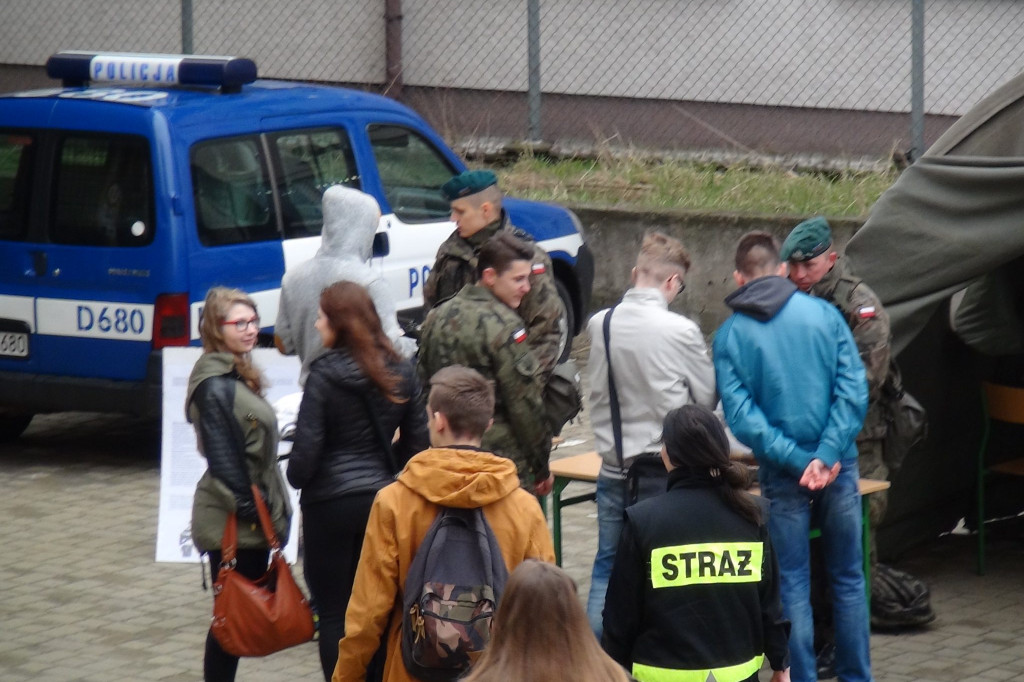 Przez 