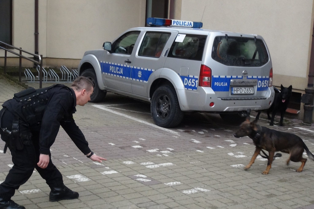Przez 